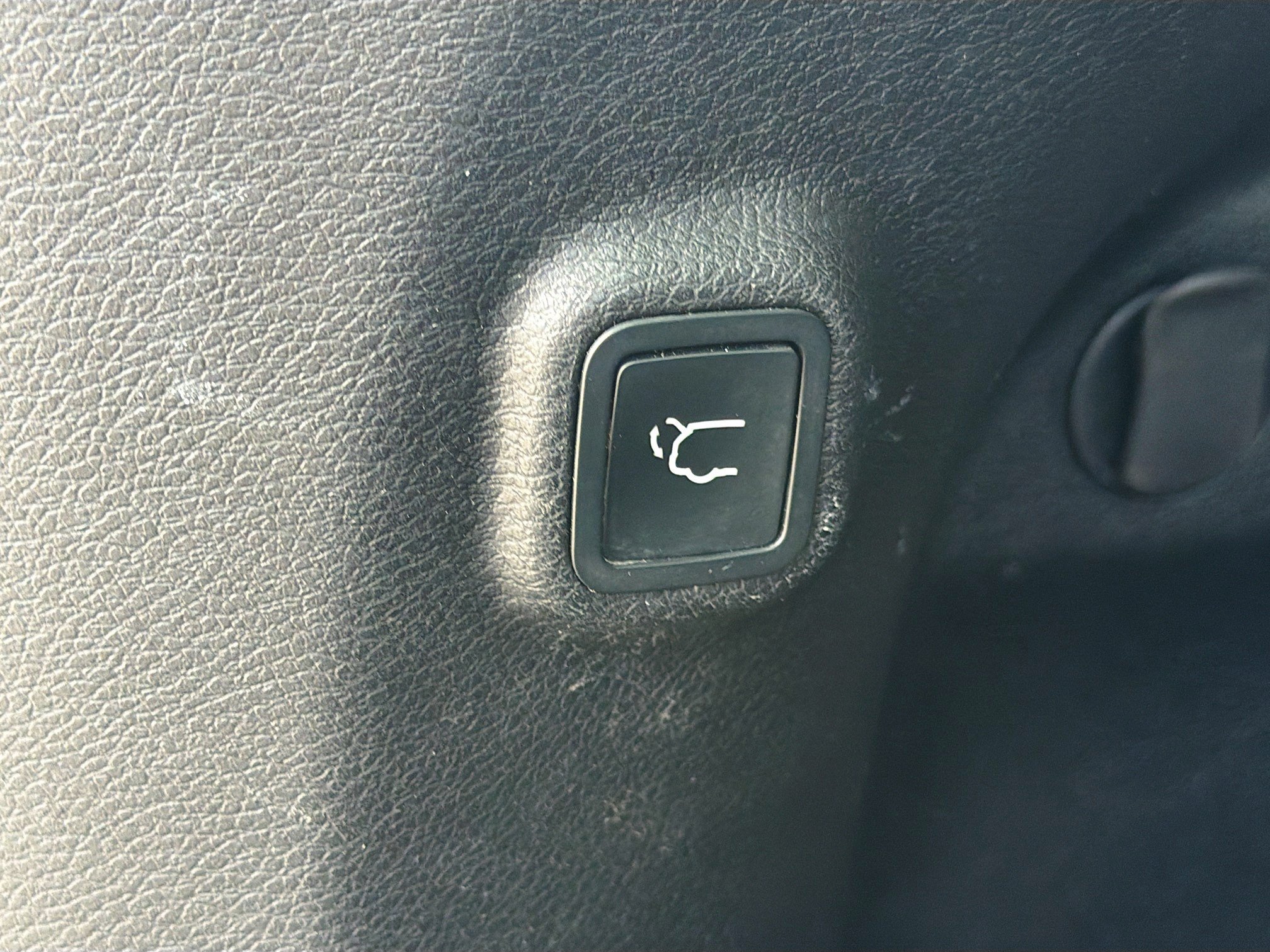 Used 2021 Velvet Red Pearlcoat Jeep Trailhawk image 13