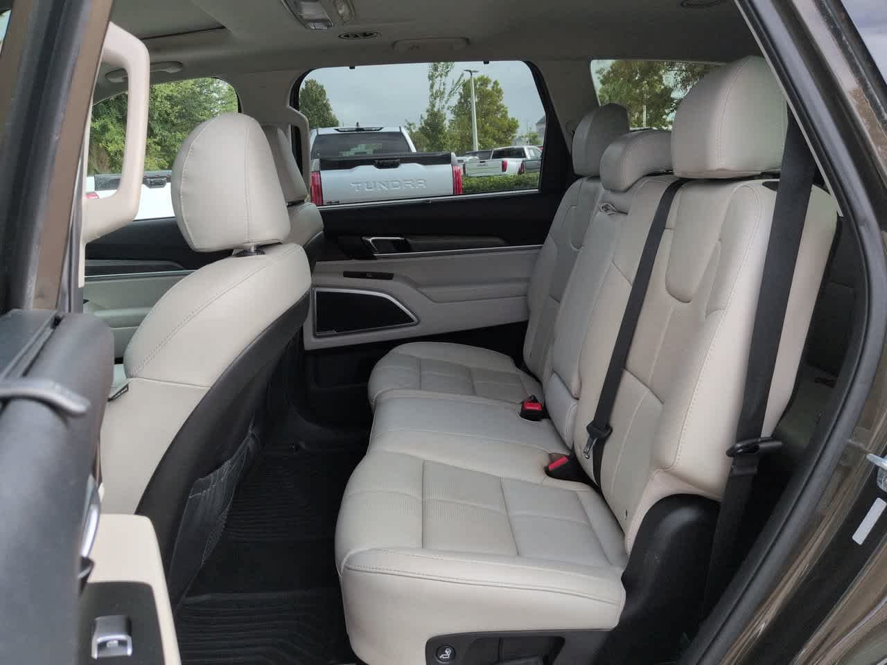 Used 2020 Green Kia EX image 14