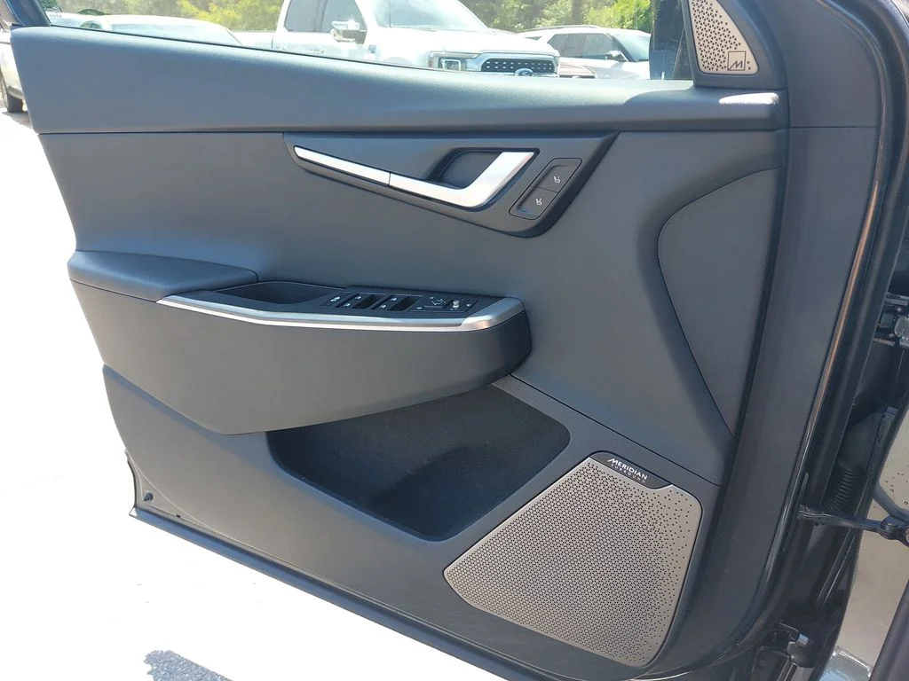 Used 2023 Gray Kia Wind image 27