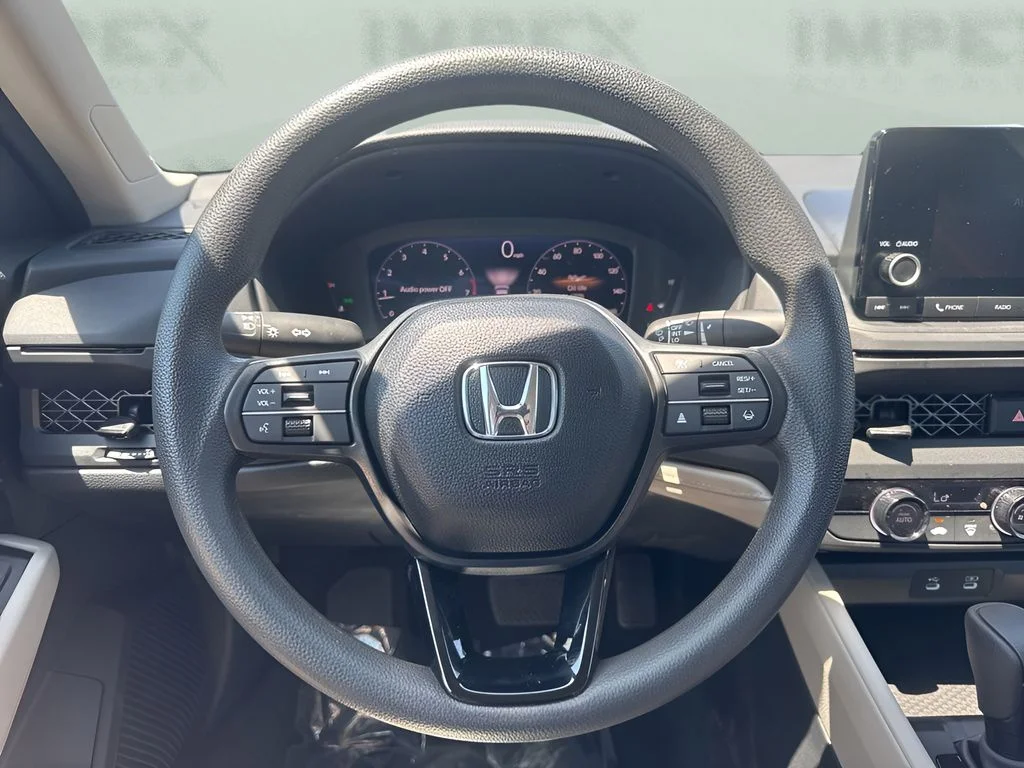 Used 2025 White Honda LX image 14