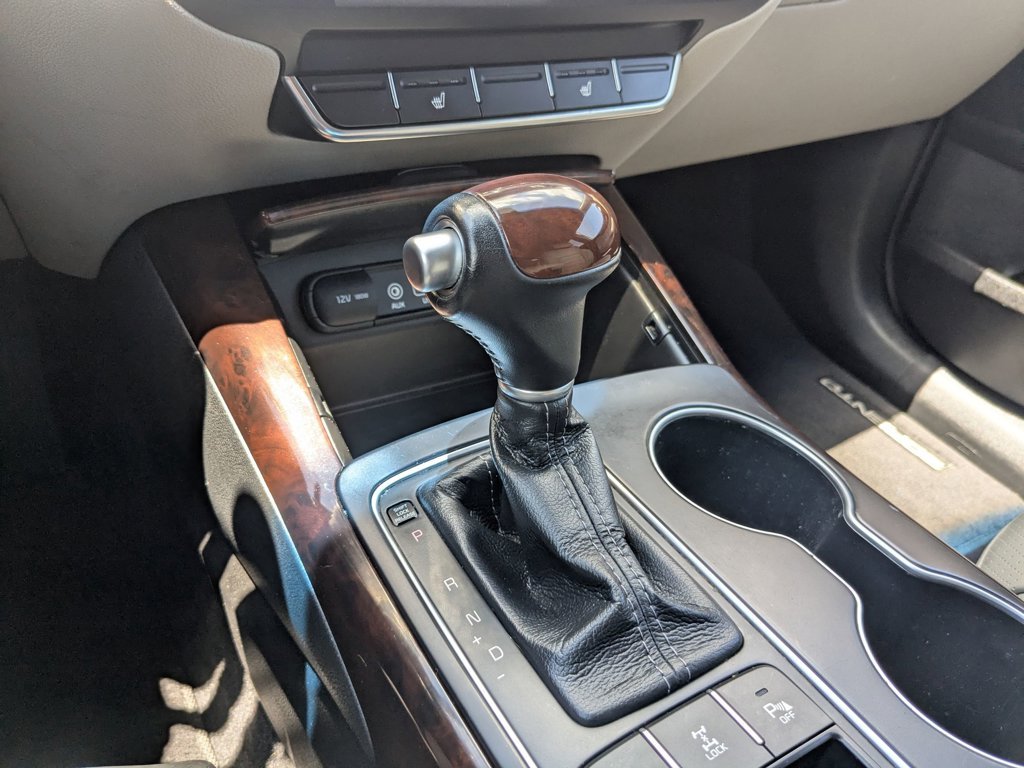 Used 2017 Snow White Pearl Kia EX image 17