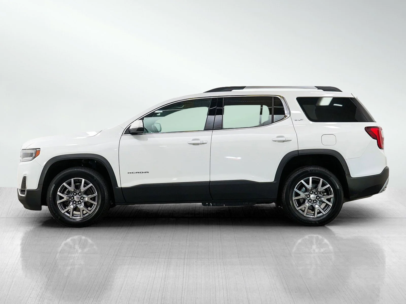 Used 2023 GMC Acadia SLT with VIN 1GKKNUL46PZ137812 for sale in White Bear Lake, Minnesota