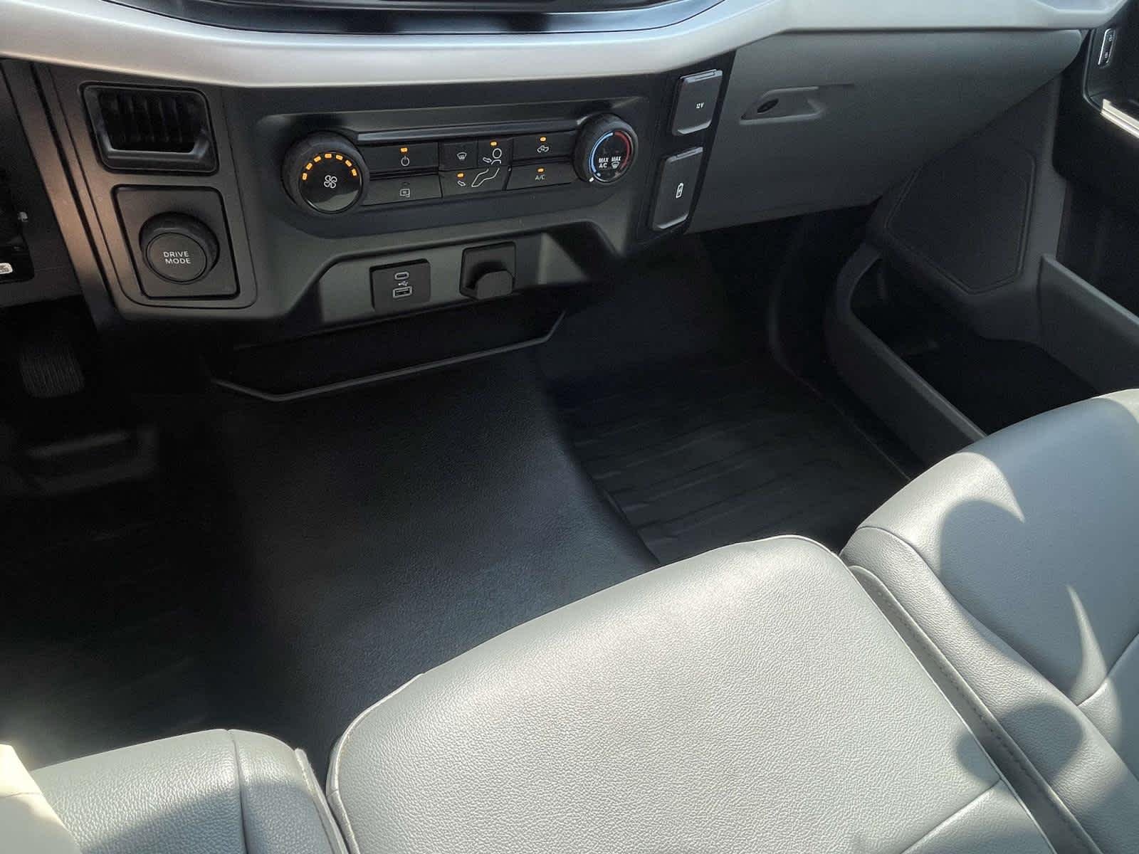 Used 2023 Oxford White Ford XL image 28