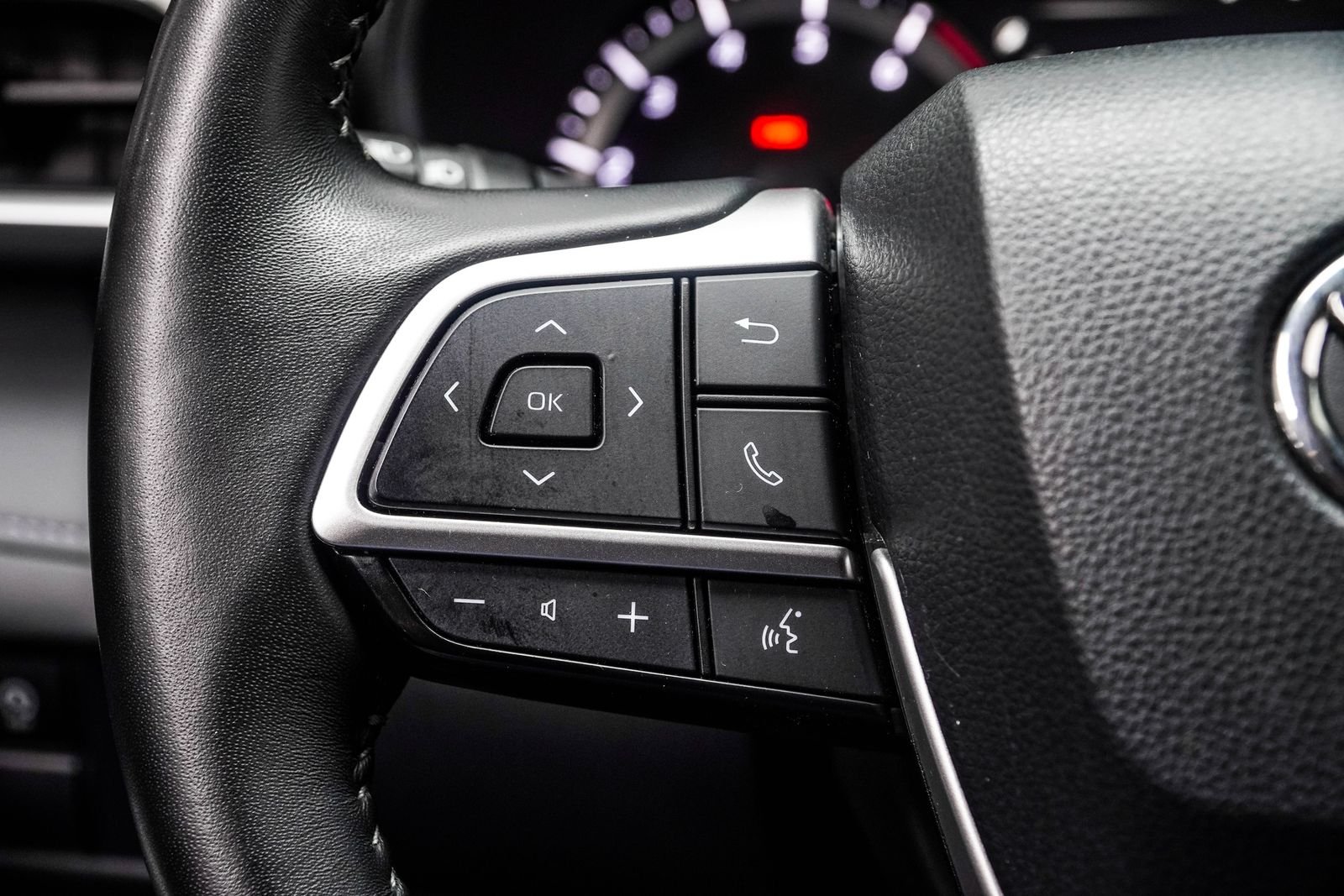 Used 2025 Black Toyota LE image 28