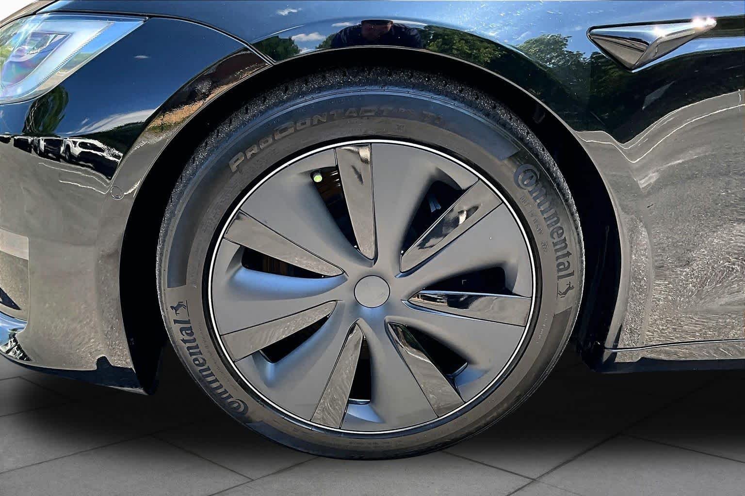 Used 2021 Solid Black Tesla Plaid image 10