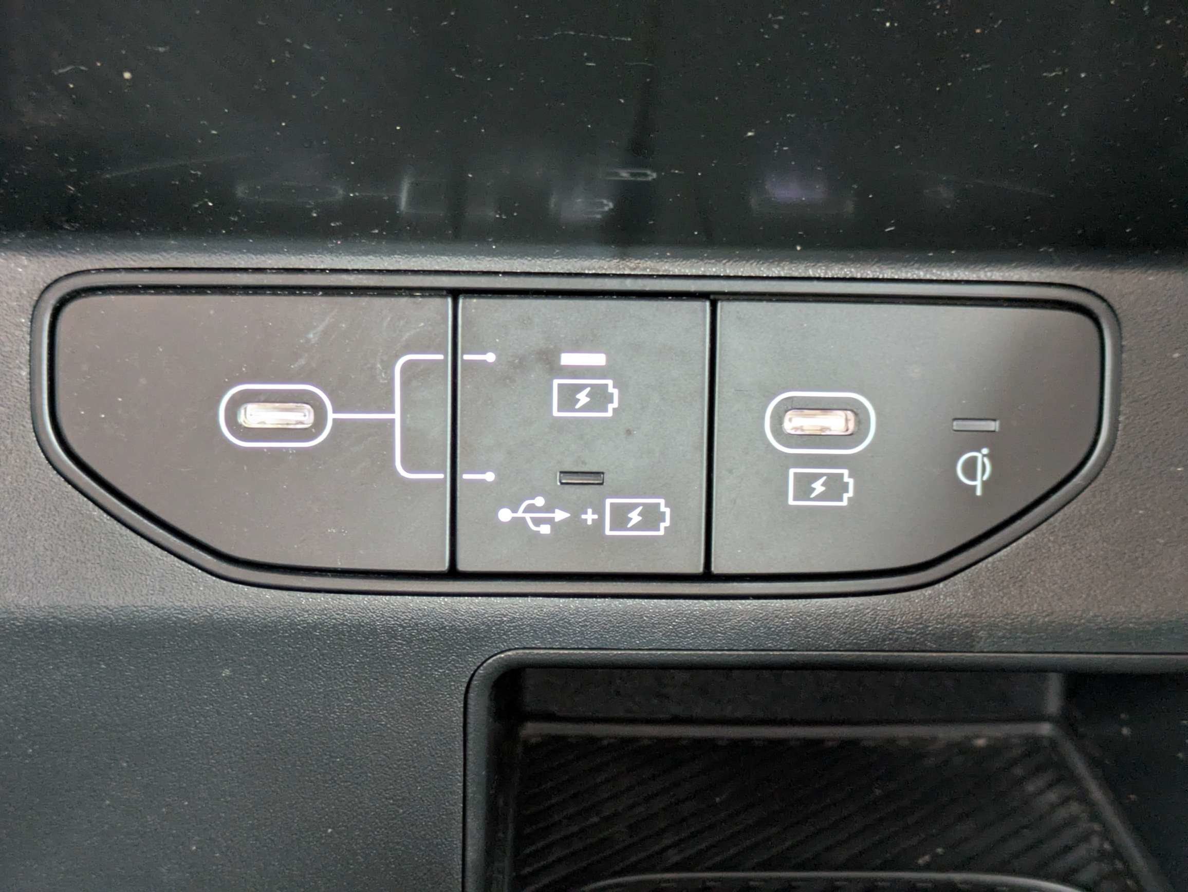 Certified Used 2025 Wolf Gray Kia X-Line EX image 28