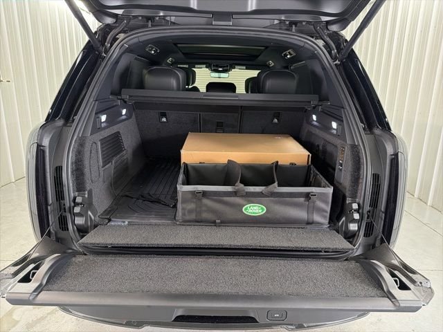 New 2026 Santorini Black Land Rover Autobiography image 31