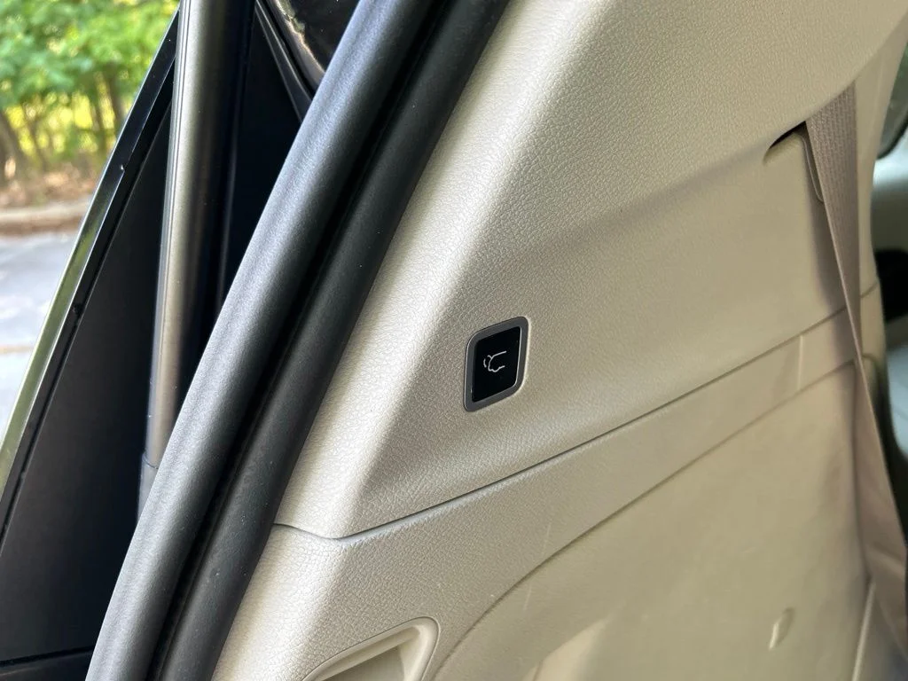 Used 2022 Black Chrysler LX image 30