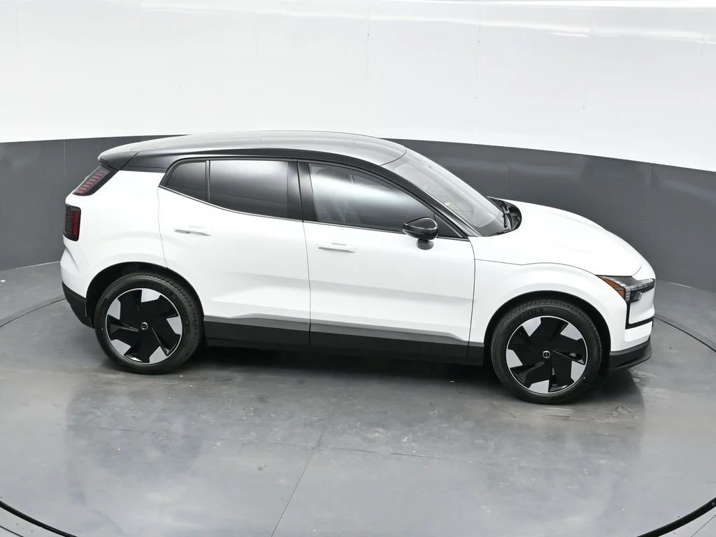 New 2026 Crystal White Volvo Twin Motor Performance Plus image 34