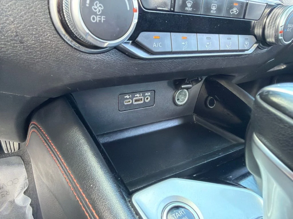 Used 2024 Black Nissan 2.5 SR image 37
