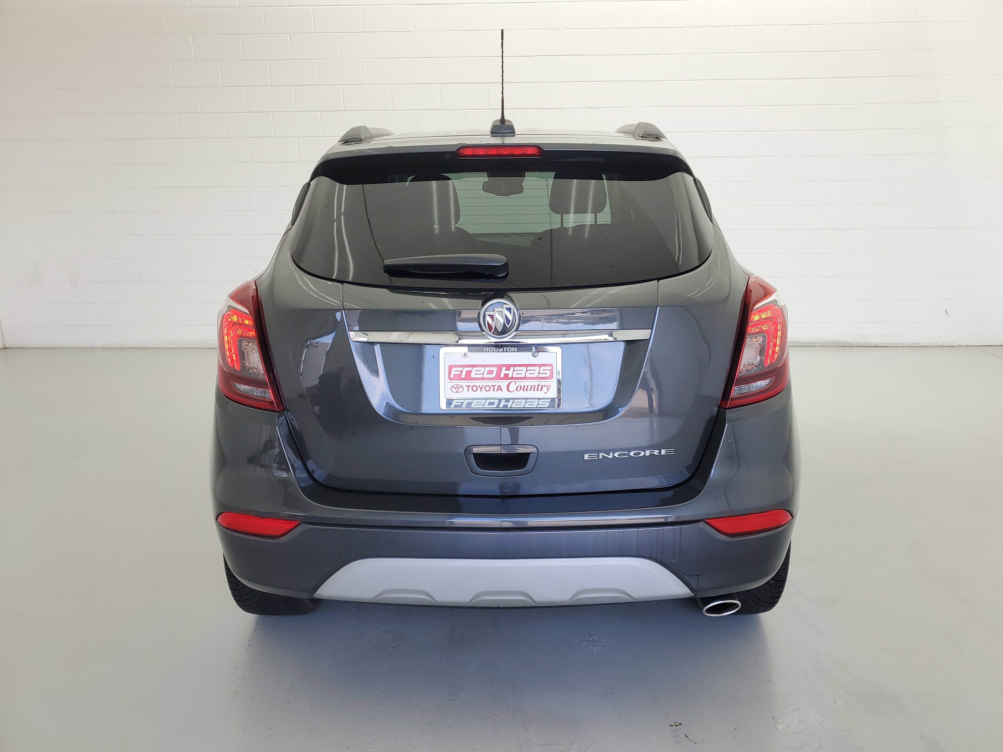 Used 2018 Graphite Gray Metallic Buick Preferred image 6