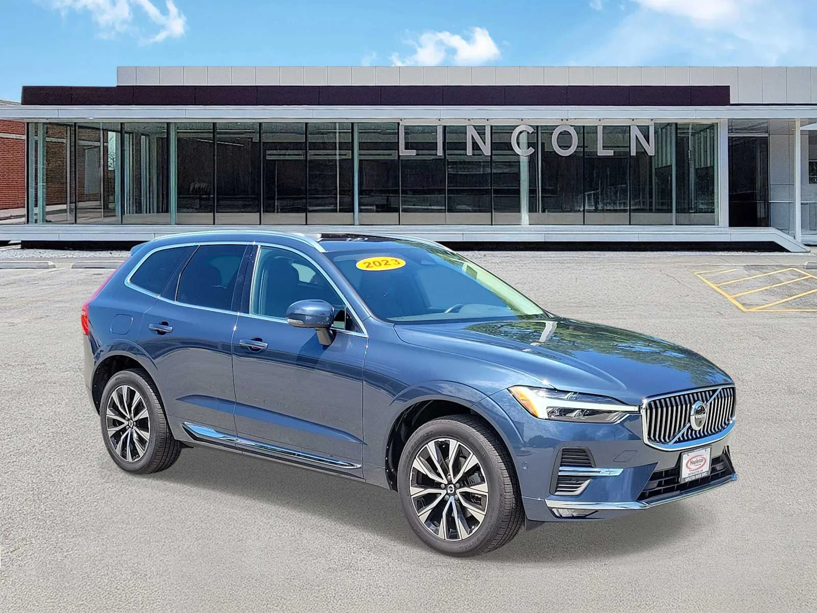 Used 2023 Blue Volvo Plus Bright Theme image 4