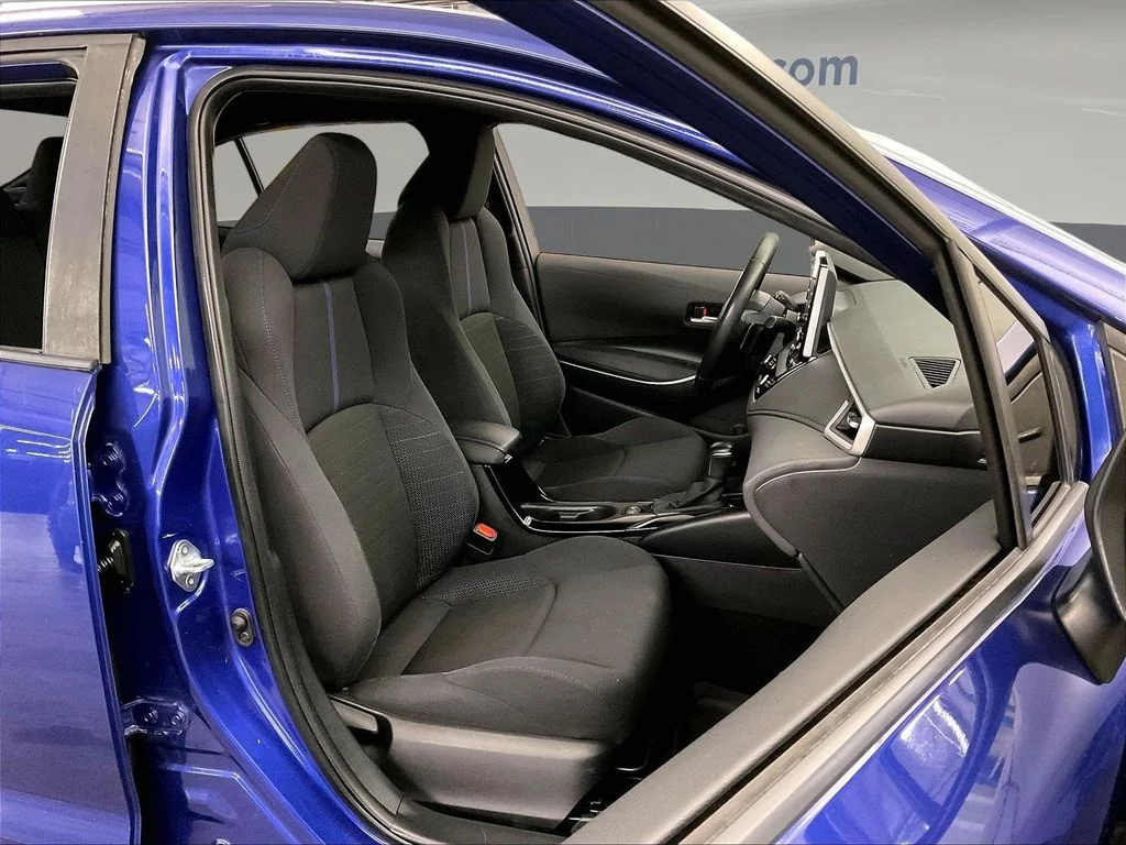 Used 2020 Blue Toyota SE image 10