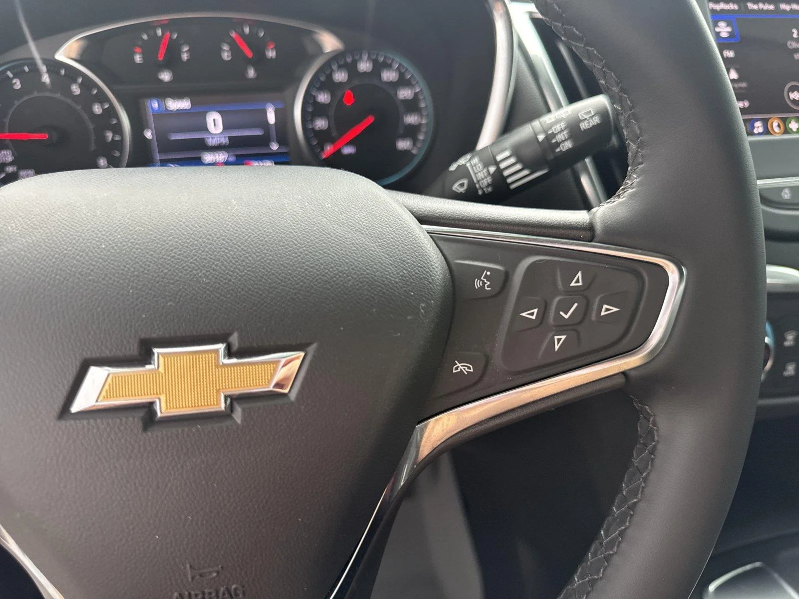 Used 2023 SUMMIT WHITE Chevrolet LT image 24