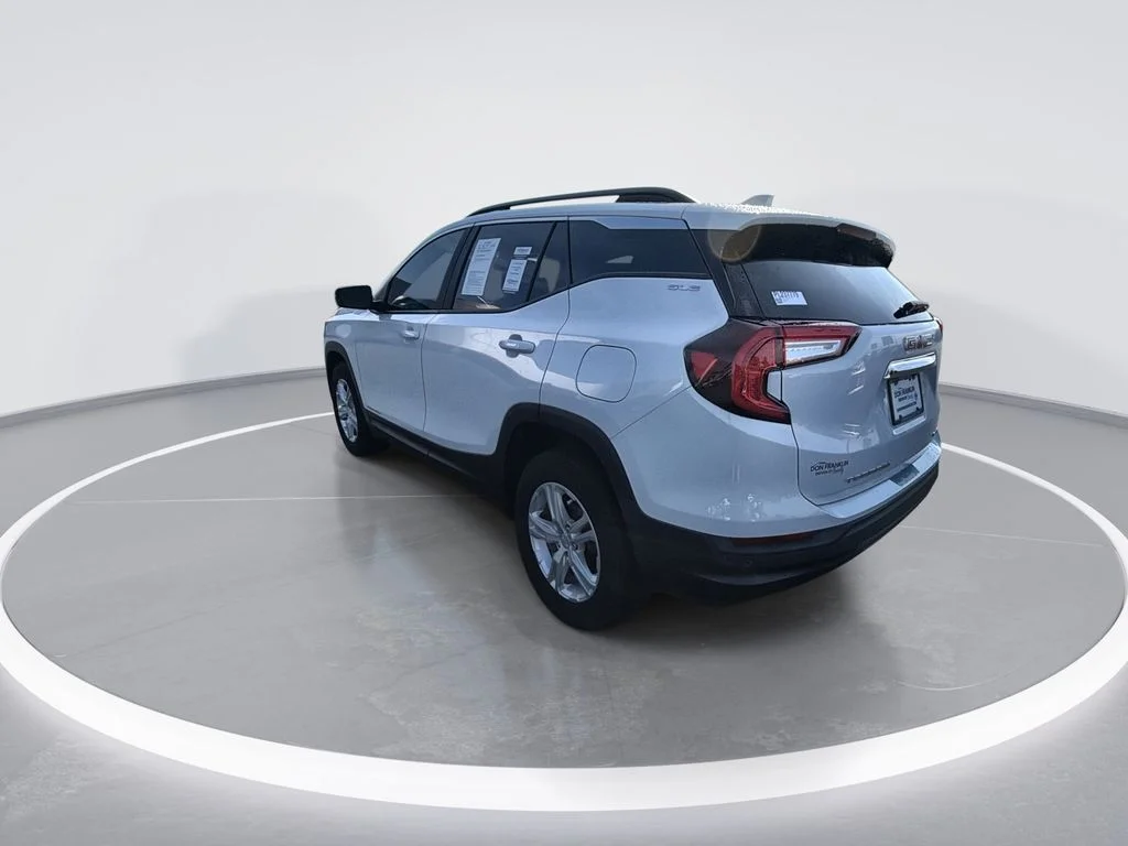 Used 2023 White GMC SLE image 6