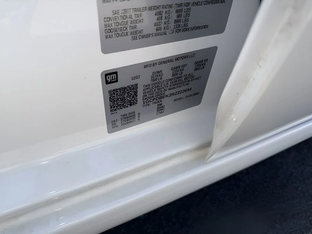 Used 2024 Summit White Chevrolet Custom image 29