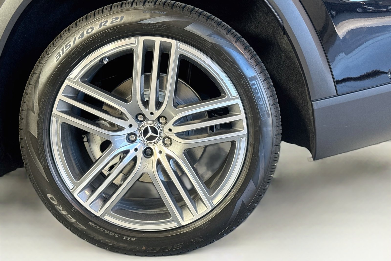 New 2026 Black Mercedes-Benz GLS 450 image 30