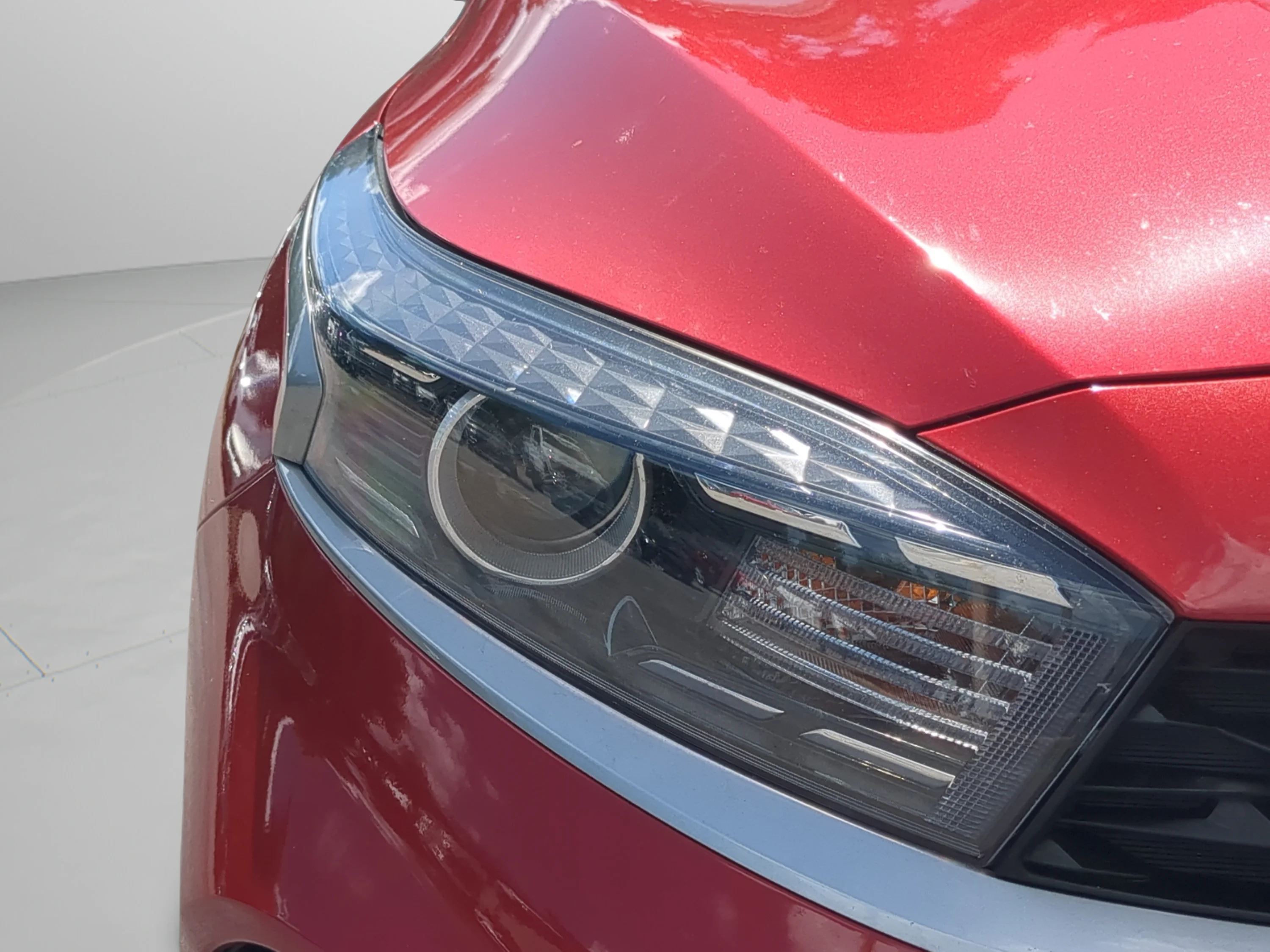 Used 2024 Currant Red Kia LXS image 9