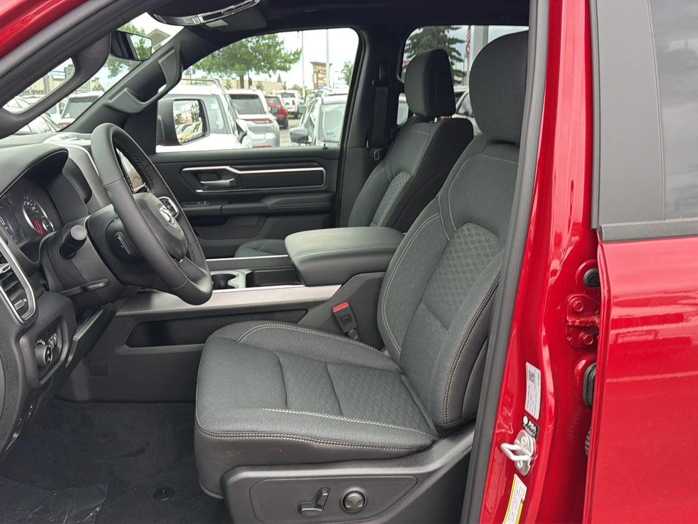 New 2026 Molten Red Pearl-Coat Exterior Paint RAM Big Horn image 11
