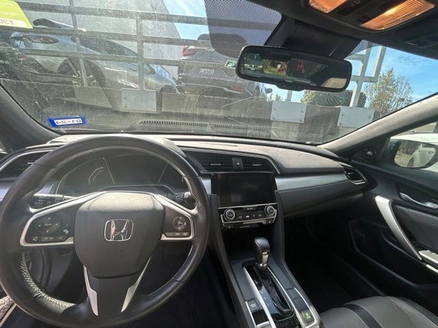 Used 2017 Polished Metal Metallic Honda Touring image 6