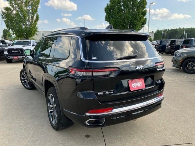Certified Used 2021 Diamond Black Crystal Pearlcoat Jeep Overland image 7