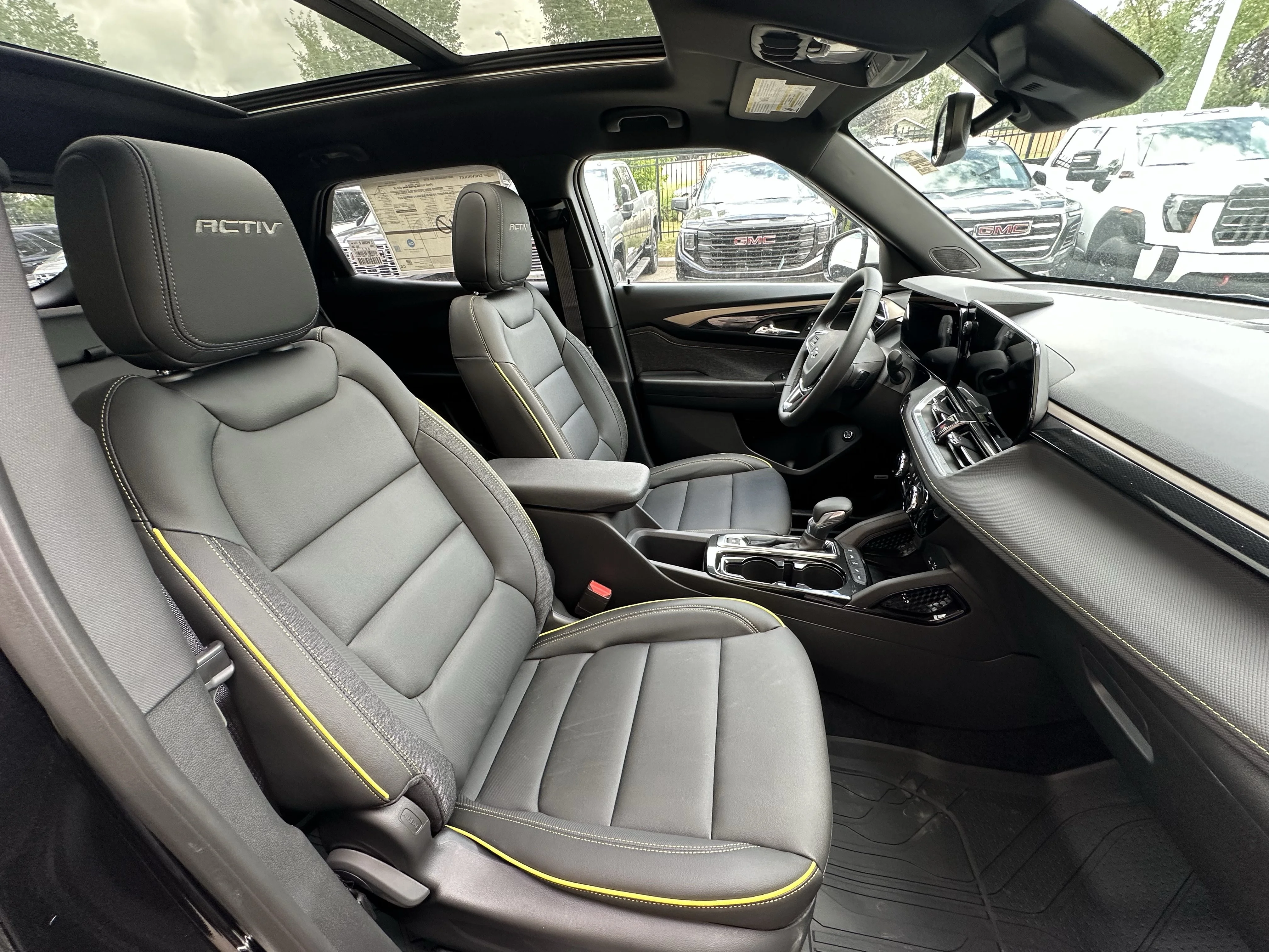 New 2026 Mosaic Black Metallic Chevrolet ACTIV image 19