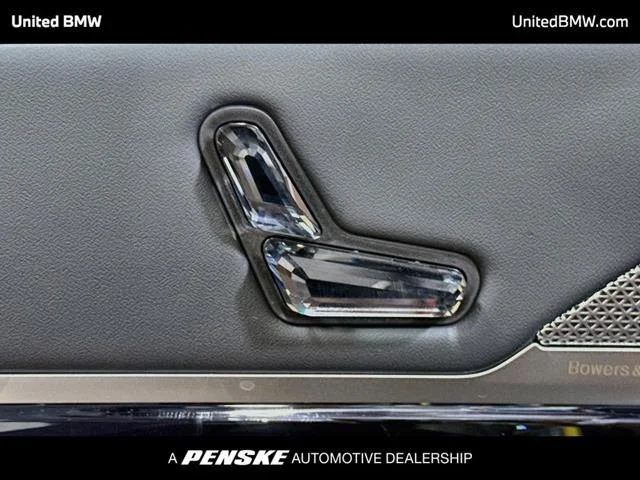 New 2026 Dravit Grey Metallic BMW 750e image 4