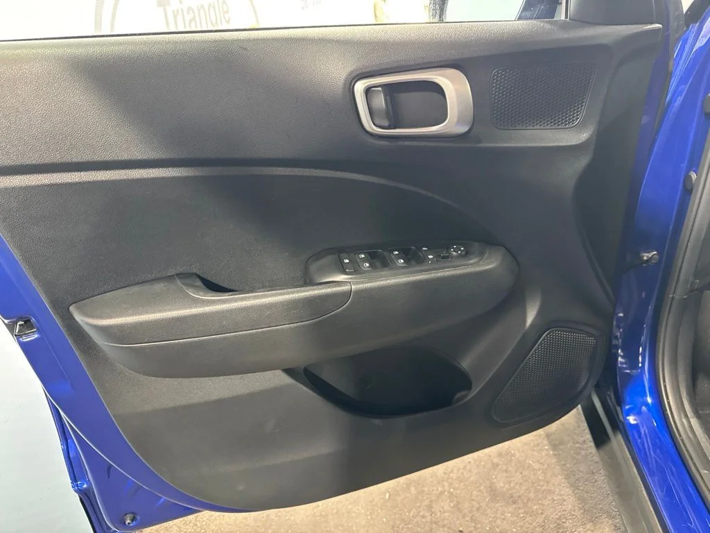 Used 2025 Blue Hyundai SE image 26