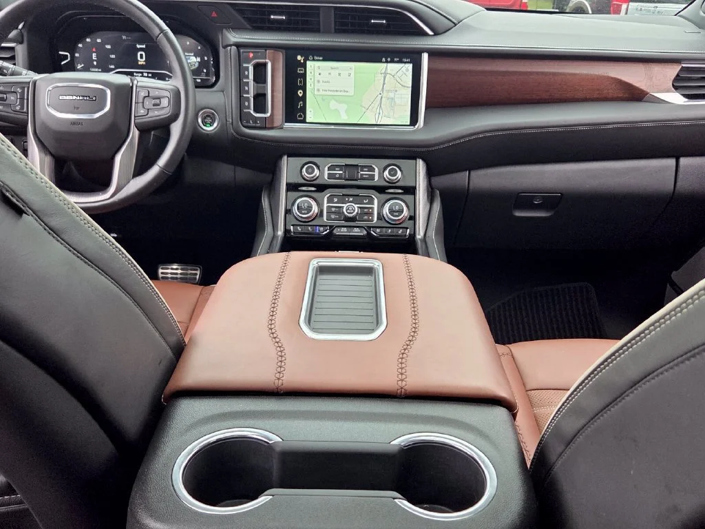 Used 2023 WHITE FROST TRICOAT GMC Denali Ultimate image 9