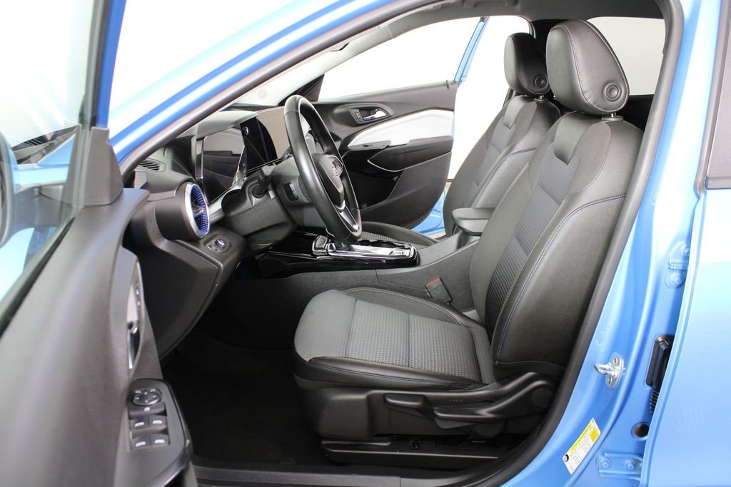 Used 2025 Blue Chevrolet LT image 20