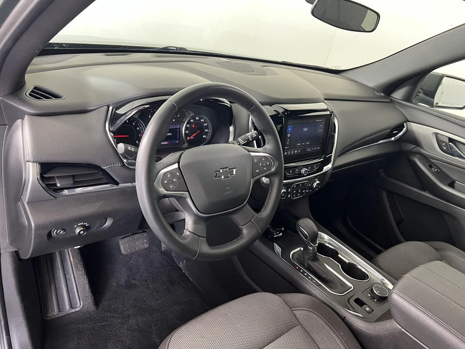 Used 2023 Silver Sage Metallic Chevrolet LT Cloth image 4