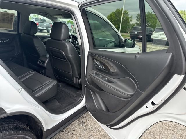 2023 GMC Terrain SLT - Photo 12