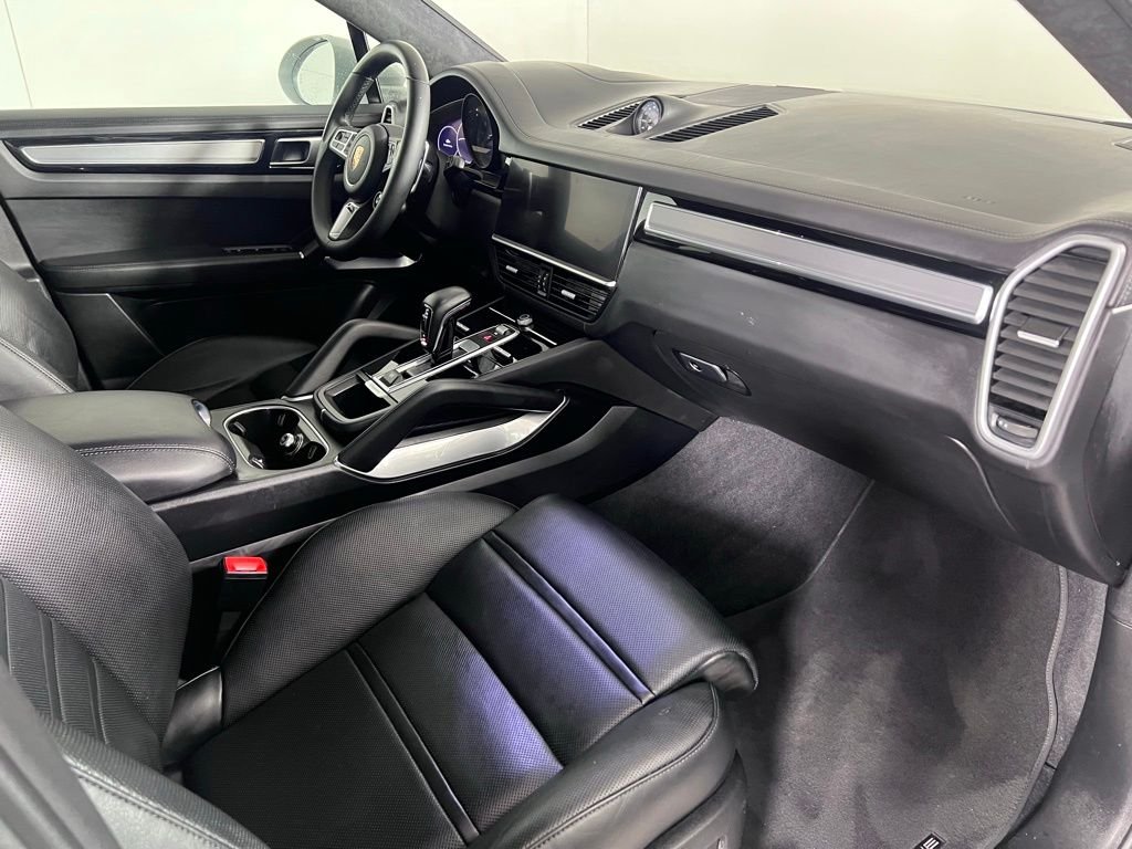Used 2023 White Porsche Turbo image 17