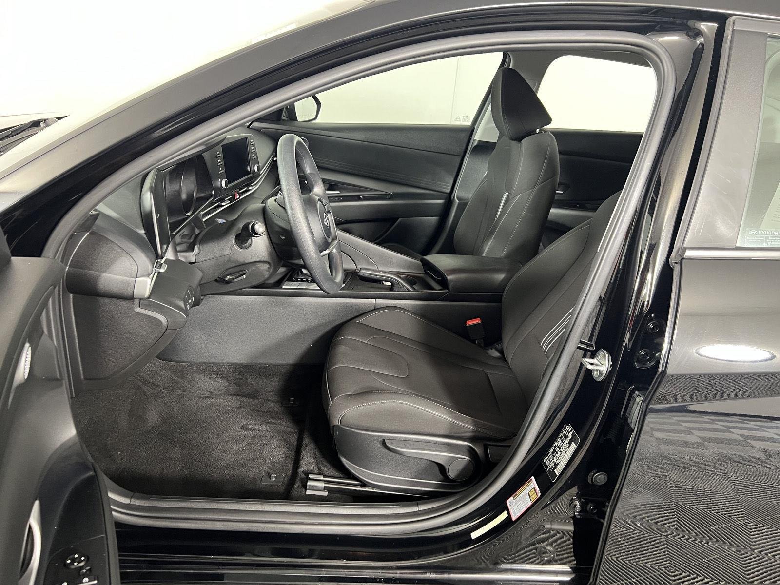 Used 2023 Phantom Black Hyundai SEL image 12