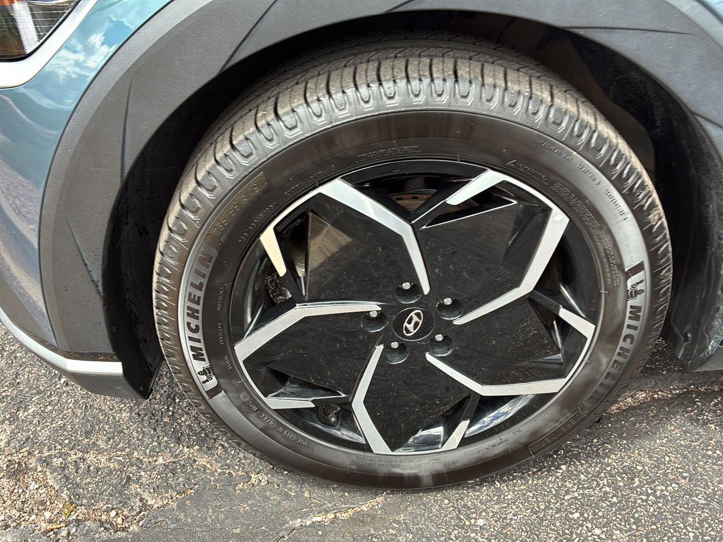 Used 2023 Digital Teal Hyundai SEL image 10