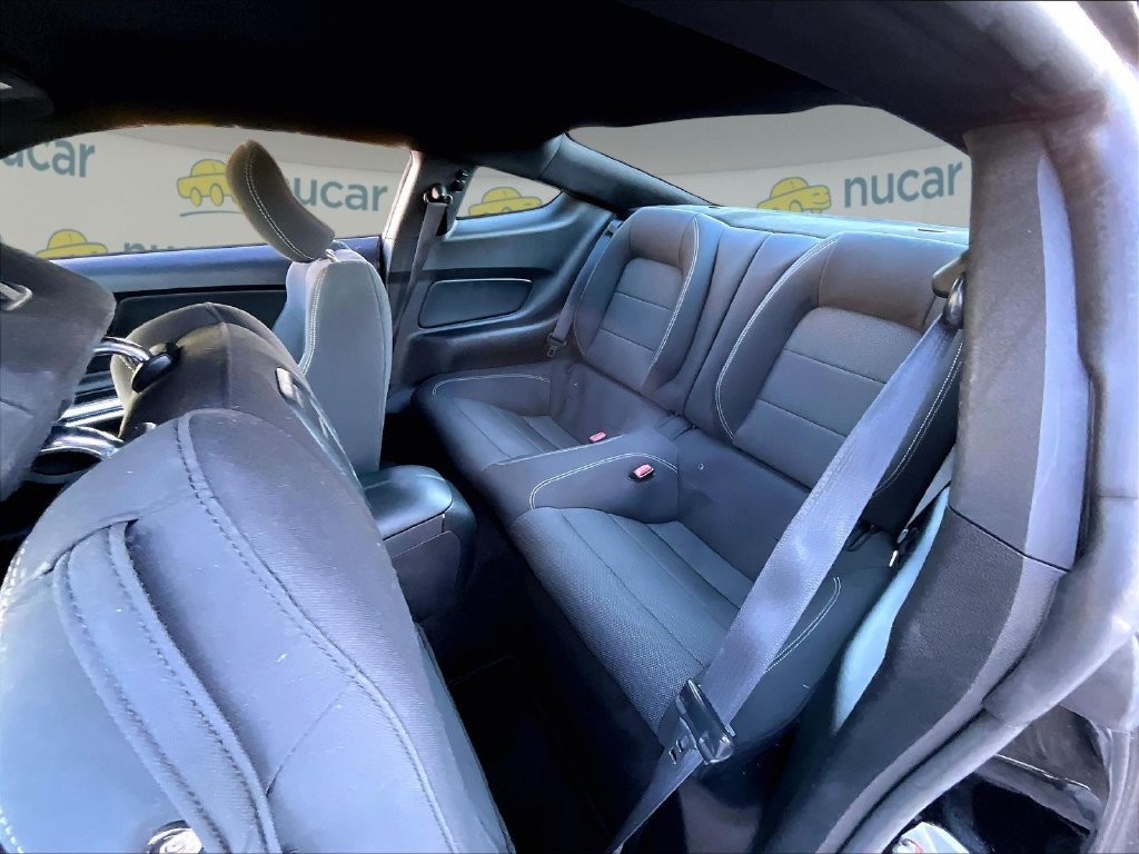 Used 2015 Black Ford V6 image 15