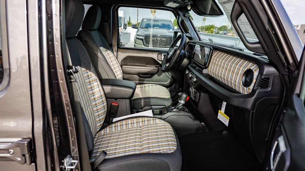 New 2026 Crystal Metallic Jeep 85th Anniversary Edition image 21
