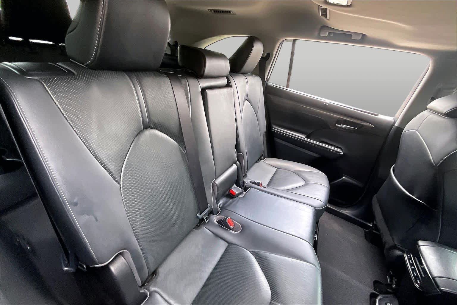 Used 2020 Blizzard Pearl Toyota Limited image 18