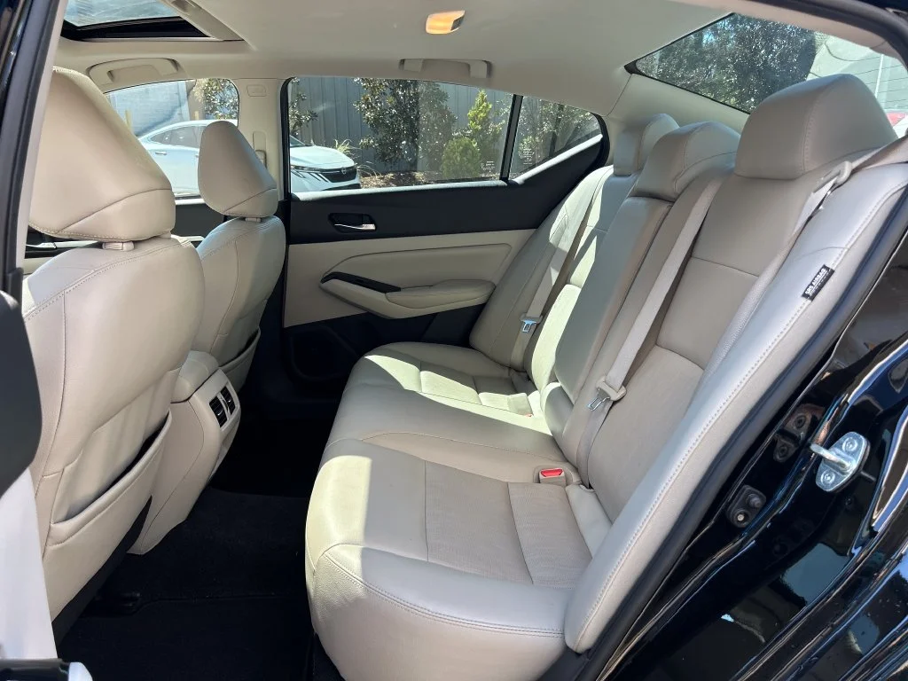 Used 2020 Black Nissan 2.5 SL image 10