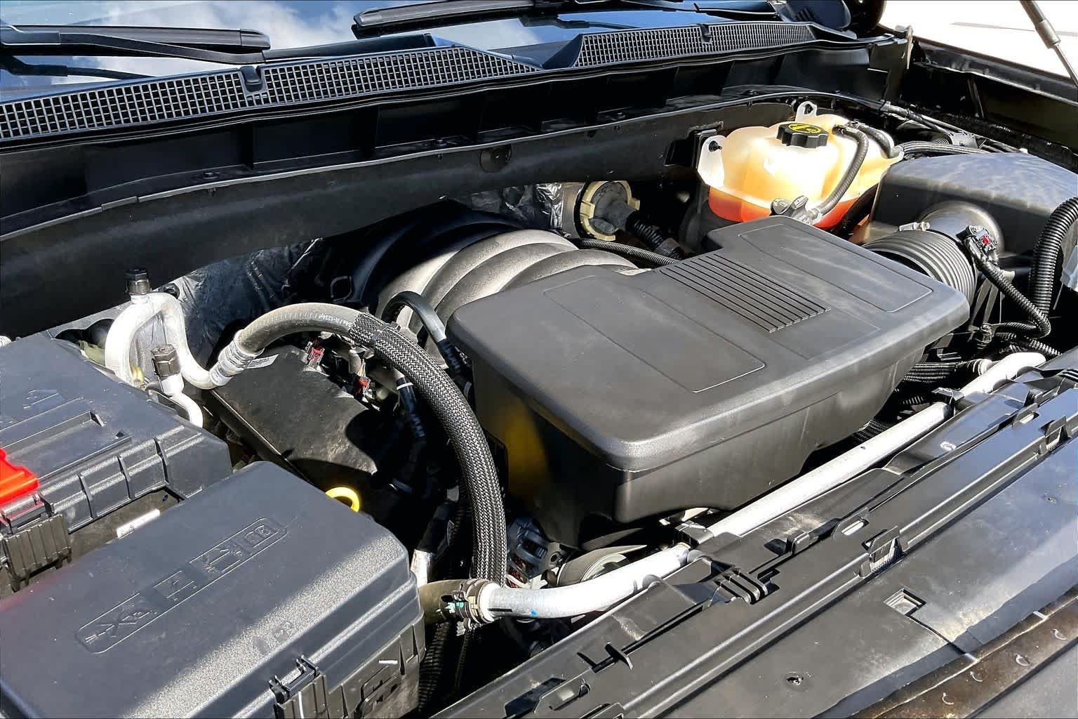 Used 2024 Black Chevrolet Z71 image 32