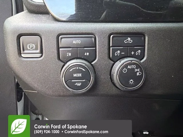 Used 2022 Silver Ice Metallic Chevrolet LT image 17