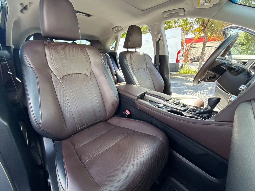 Used 2017  Lexus  image 20