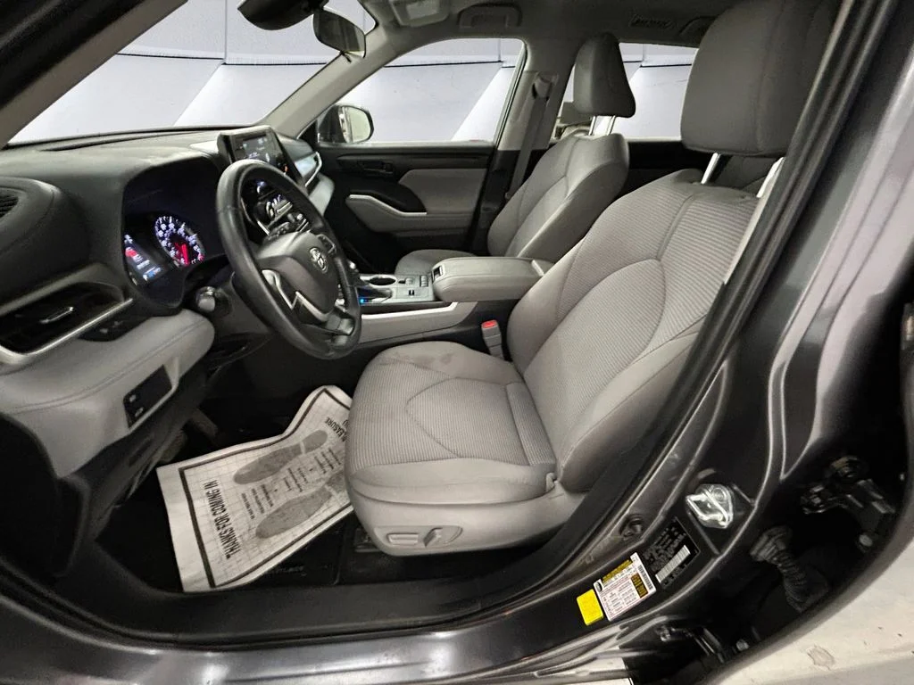 Used 2022 Gray Toyota LE image 7