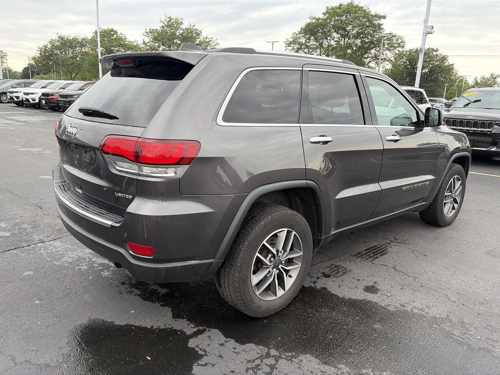 Used 2021 Granite Crystal Metallic Clearcoat Jeep Limited image 7