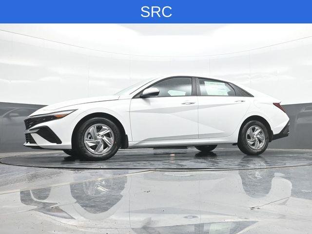 New 2026 White Hyundai SE image 21