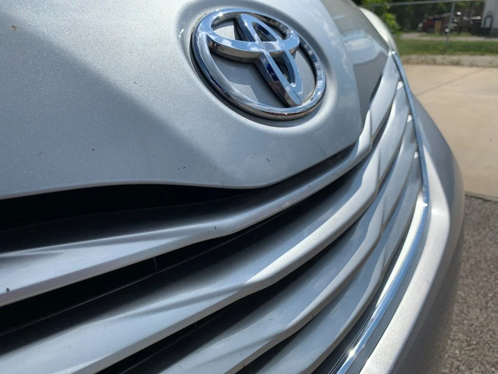 Used 2017 Silver Toyota Limited Premium image 39