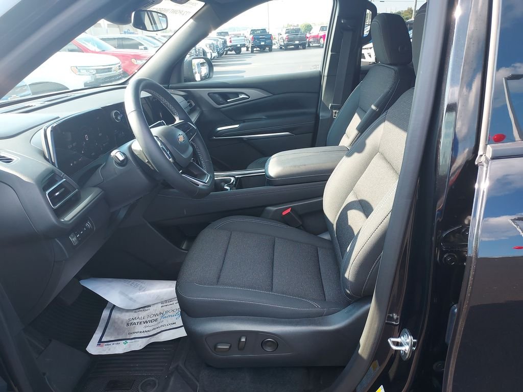 Used 2025 Black Chevrolet LT image 13