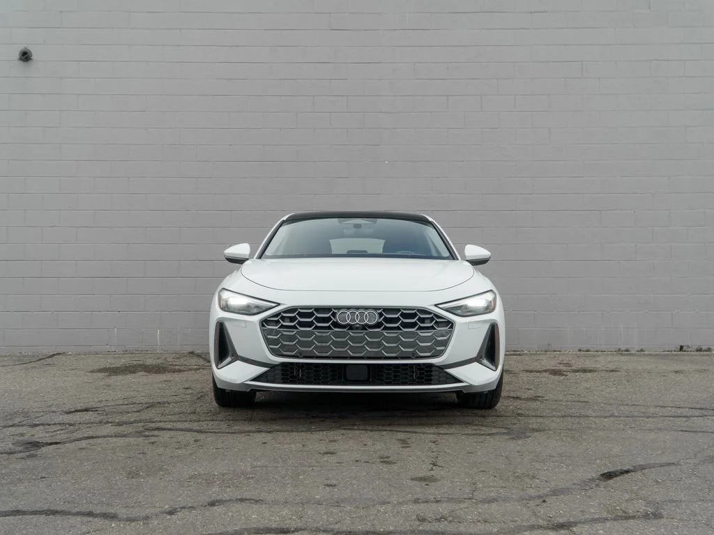 Used 2025 White Audi  image 10
