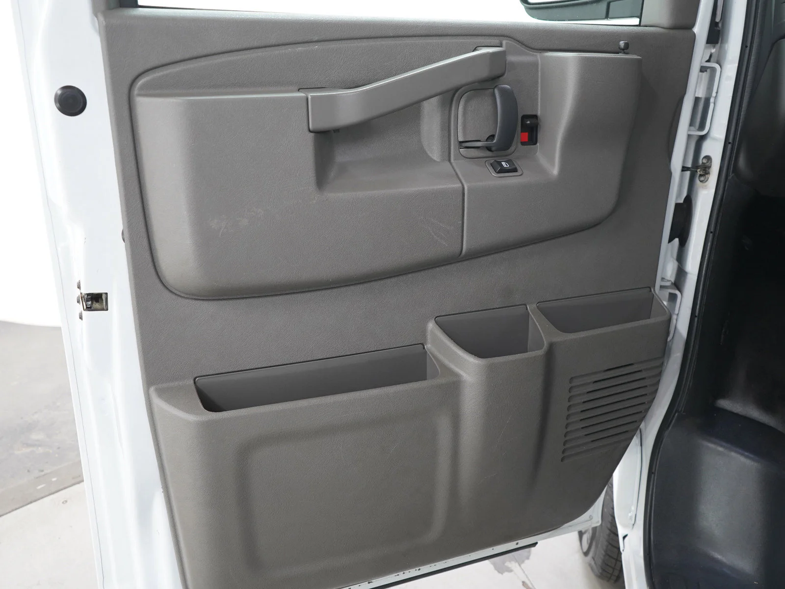 Used 2023 Summit White Chevrolet LS image 17