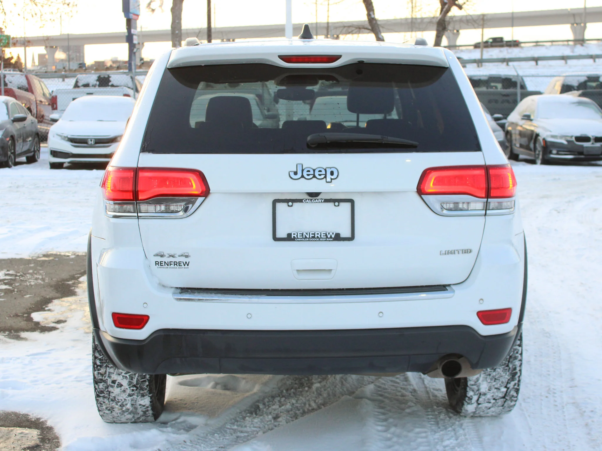Used 2019 White Jeep Limited * No Accidents | Heated Seats | Apple CarPlay | V6 | Sunroof image 12